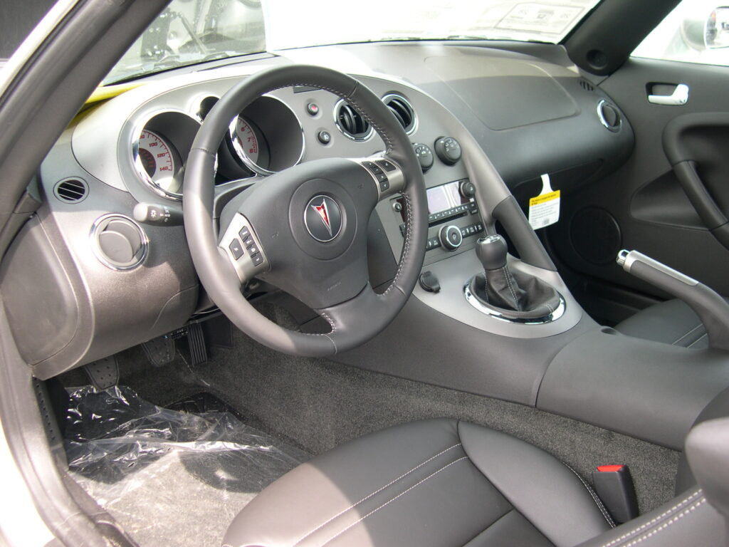 Pontiac Solstice Interior